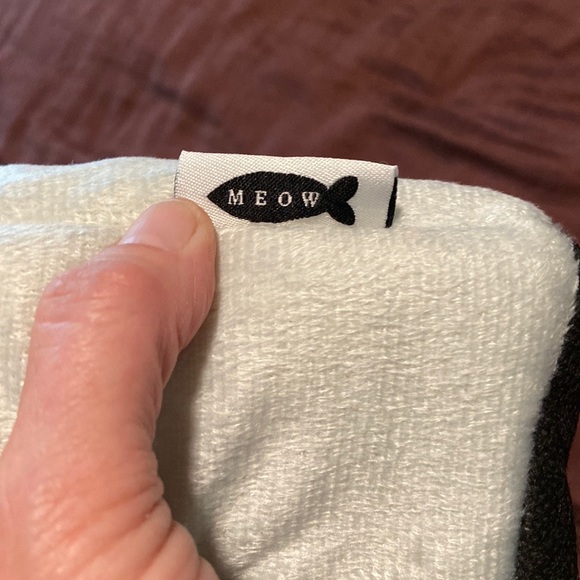 Cat Hut.  Small Pet Bed. Meow Brand. NWT! - Picture 8 of 10